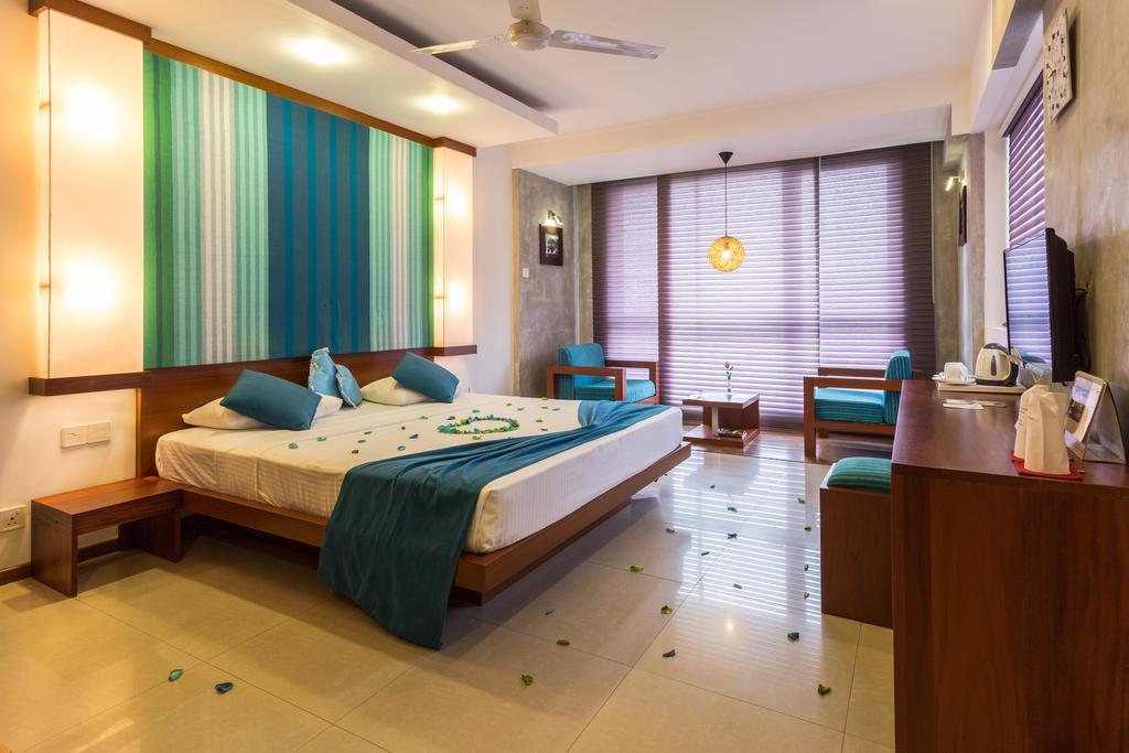 Hotel Topaz Канди Экстерьер фото