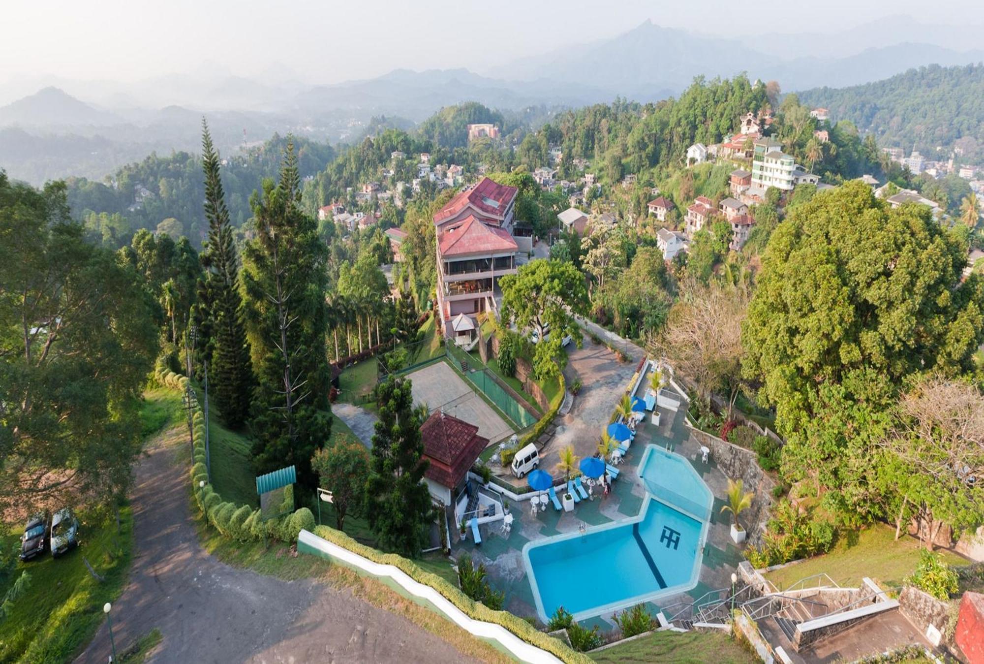 Hotel Topaz Канди Экстерьер фото