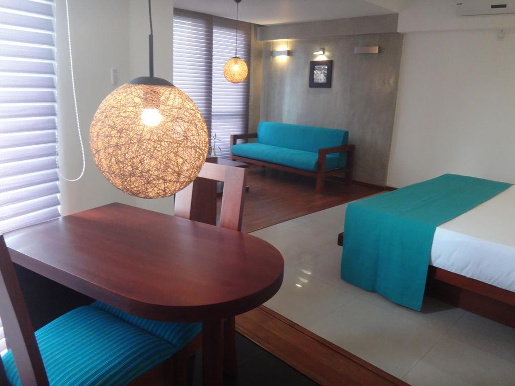 Hotel Topaz Канди Экстерьер фото