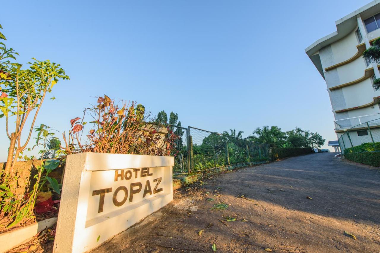 Hotel Topaz Канди Экстерьер фото